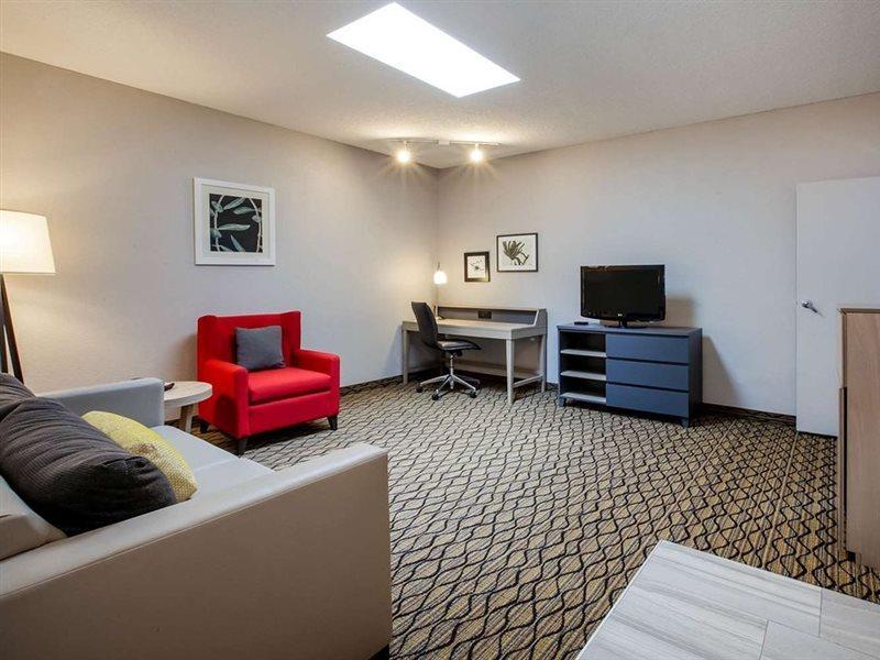 Days & By Wyndham Mi