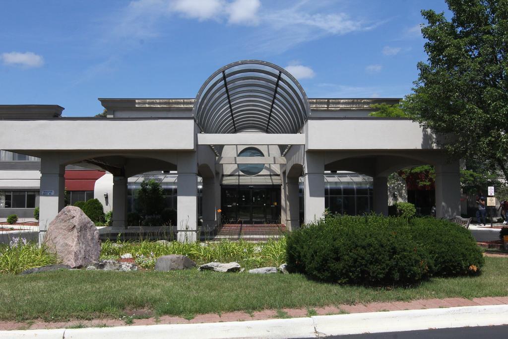 Days & By Wyndham Mi Hotel 3*