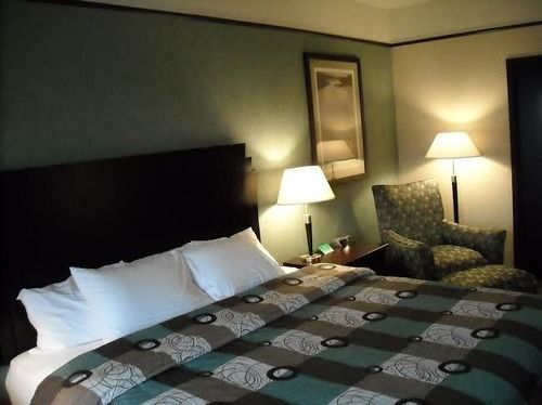 Days & By Wyndham Mi 3* Rochester Hills